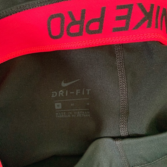 Nike pro shorts - Picture 3 of 3